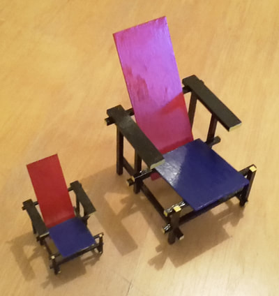 Grote en kleine roodblauwe stoel Rietveld
